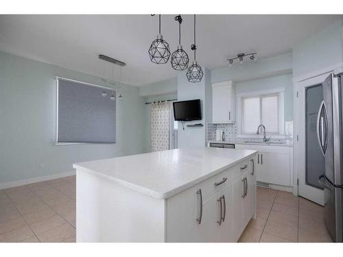 397 Collicott Drive, Fort Mcmurray, AB - Indoor Photo Showing Kitchen