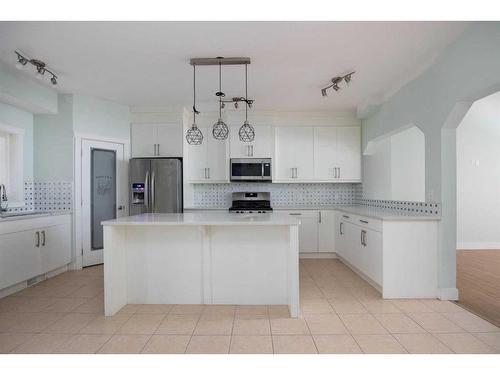 397 Collicott Drive, Fort Mcmurray, AB - Indoor Photo Showing Kitchen With Upgraded Kitchen