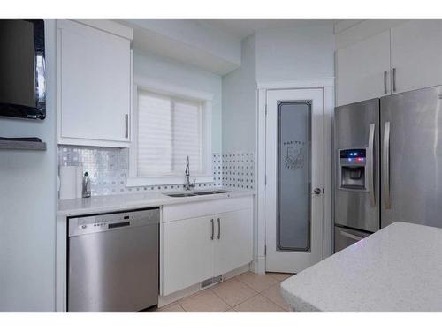 397 Collicott Drive, Fort Mcmurray, AB - Indoor Photo Showing Kitchen