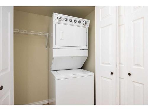 1-240 Laffont Way, Fort Mcmurray, AB - Indoor Photo Showing Laundry Room