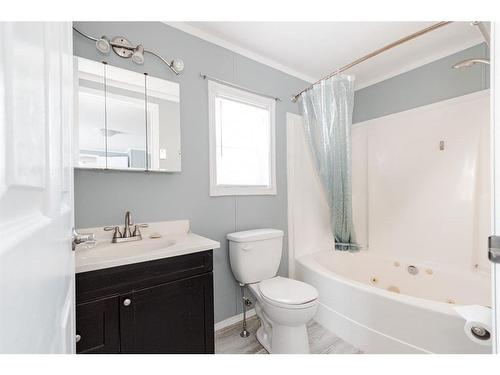 106 Grant Way, Fort Mcmurray, AB - Indoor Photo Showing Bathroom