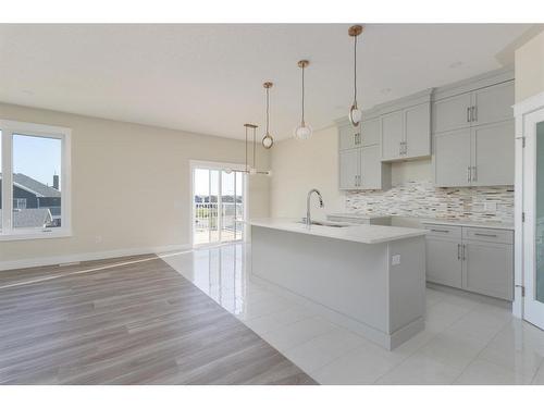 149 Shalestone Place, Fort Mcmurray, AB - Indoor Photo Showing Kitchen With Upgraded Kitchen