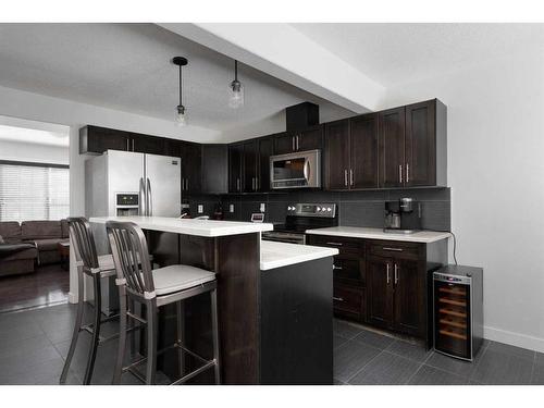 15-400 Sparrow Hawk Drive, Fort Mcmurray, AB - Indoor Photo Showing Kitchen With Upgraded Kitchen