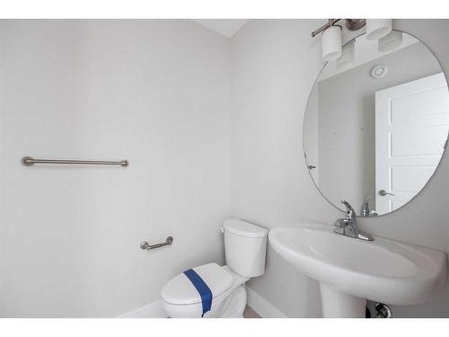 10-401 Sparrow Hawk Drive, Fort Mcmurray, AB - Indoor Photo Showing Bathroom