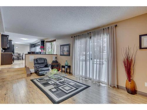 172 Brosseau Crescent, Fort Mcmurray, AB - Indoor Photo Showing Other Room