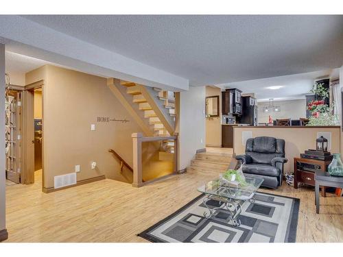 172 Brosseau Crescent, Fort Mcmurray, AB - Indoor Photo Showing Living Room