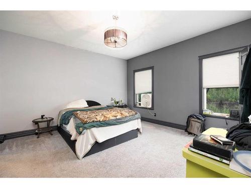 5627 Draper Road, Fort Mcmurray, AB - Indoor Photo Showing Bedroom