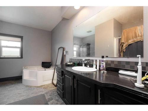 5627 Draper Road, Fort Mcmurray, AB - Indoor Photo Showing Bathroom