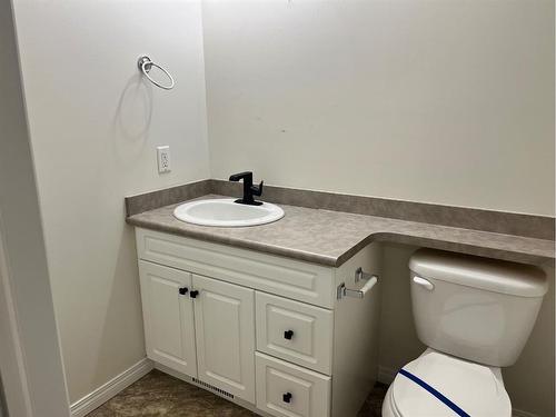 103-104 Loutit Road, Fort Mcmurray, AB - Indoor Photo Showing Bathroom