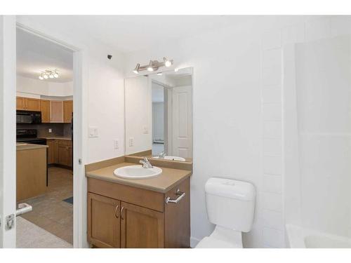 402-100 Denholm Gate, Fort Mcmurray, AB - Indoor Photo Showing Bathroom