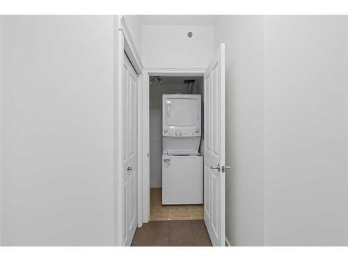 402-100 Denholm Gate, Fort Mcmurray, AB - Indoor Photo Showing Laundry Room