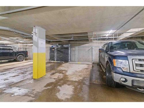 402-100 Denholm Gate, Fort Mcmurray, AB - Indoor Photo Showing Garage