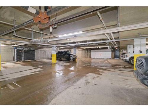 402-100 Denholm Gate, Fort Mcmurray, AB - Indoor Photo Showing Garage