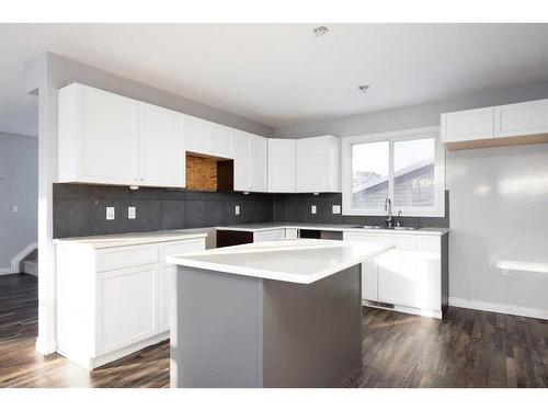 120 Grosbeak Way, Fort Mcmurray, AB - Indoor Photo Showing Kitchen