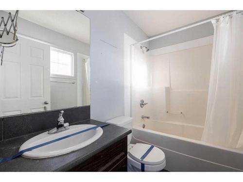 120 Grosbeak Way, Fort Mcmurray, AB - Indoor Photo Showing Bathroom