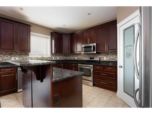 120 Dogwood Lane, Fort Mcmurray, AB - Indoor Photo Showing Kitchen With Double Sink With Upgraded Kitchen