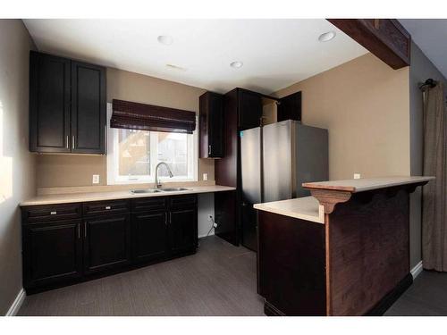 120 Dogwood Lane, Fort Mcmurray, AB - Indoor Photo Showing Kitchen With Double Sink