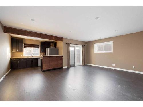 120 Dogwood Lane, Fort Mcmurray, AB - Indoor Photo Showing Kitchen