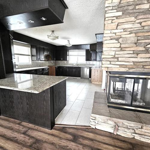 10304 103 Avenue, Lac La Biche, AB - Indoor Photo Showing Kitchen