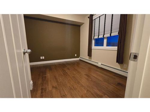 303-9919 Gordon Avenue, Fort Mcmurray, AB - Indoor Photo Showing Other Room