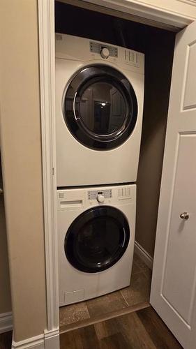 303-9919 Gordon Avenue, Fort Mcmurray, AB - Indoor Photo Showing Laundry Room