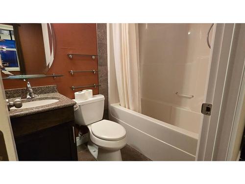 303-9919 Gordon Avenue, Fort Mcmurray, AB - Indoor Photo Showing Bathroom