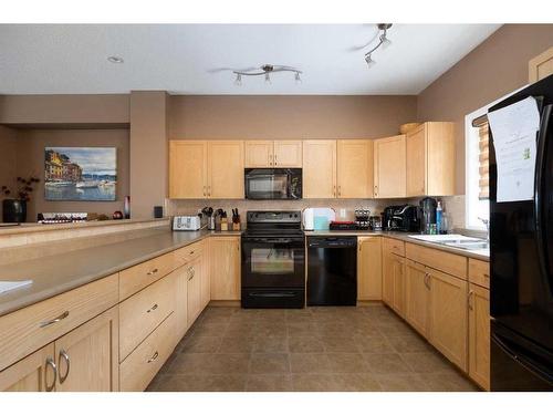 44-313 Millennium Drive, Fort Mcmurray, AB - Indoor Photo Showing Kitchen