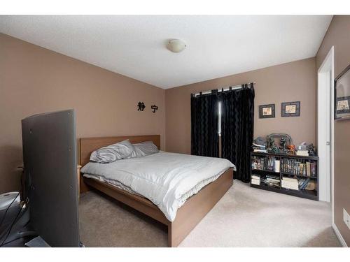 44-313 Millennium Drive, Fort Mcmurray, AB - Indoor Photo Showing Bedroom