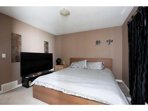 44-313 Millennium Drive, Fort Mcmurray, AB - Indoor Photo Showing Bedroom