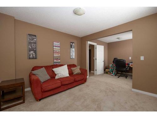 44-313 Millennium Drive, Fort Mcmurray, AB - Indoor Photo Showing Living Room