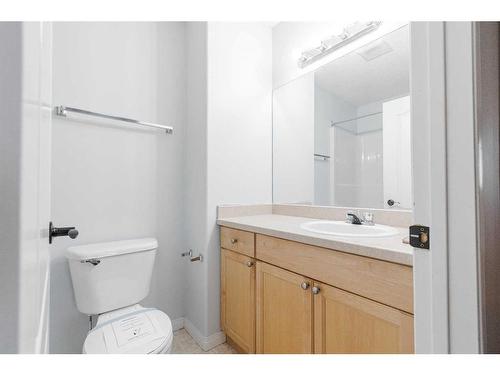 176 Archibald Close, Fort Mcmurray, AB - Indoor Photo Showing Bathroom