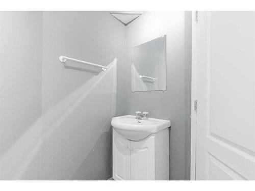 176 Archibald Close, Fort Mcmurray, AB - Indoor Photo Showing Bathroom