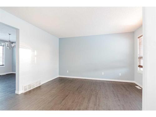 176 Archibald Close, Fort Mcmurray, AB - Indoor Photo Showing Other Room