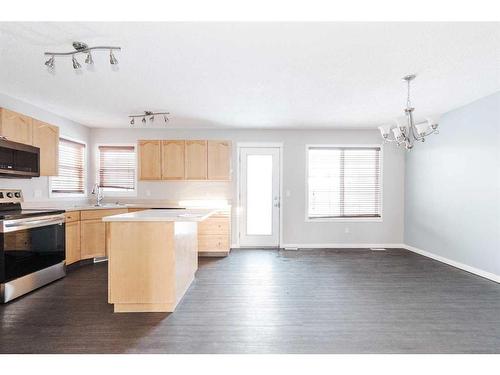 176 Archibald Close, Fort Mcmurray, AB - Indoor Photo Showing Kitchen With Double Sink