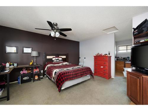 33 Fitzgerald Avenue, Fort Mcmurray, AB - Indoor Photo Showing Bedroom