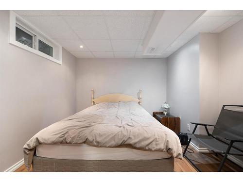 33 Fitzgerald Avenue, Fort Mcmurray, AB - Indoor Photo Showing Bedroom