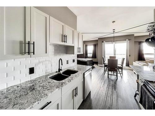 309-8026 Franklin Avenue, Fort Mcmurray, AB - Indoor Photo Showing Kitchen With Double Sink With Upgraded Kitchen