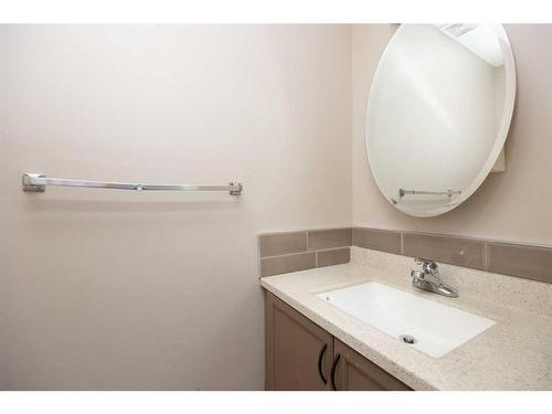 155D Dickins, Fort Mcmurray, AB - Indoor Photo Showing Bathroom