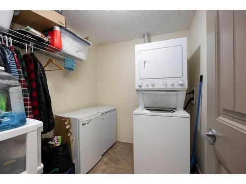 1415-204 Sparrow Hawk Drive, Fort Mcmurray, AB - Indoor Photo Showing Laundry Room