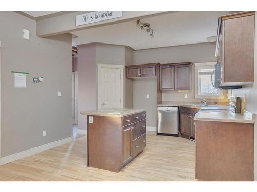 236 Coyote Crescent, Fort Mcmurray, AB - Indoor Photo Showing Kitchen