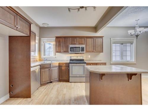 236 Coyote Crescent, Fort Mcmurray, AB - Indoor Photo Showing Kitchen