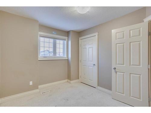 236 Coyote Crescent, Fort Mcmurray, AB - Indoor Photo Showing Other Room