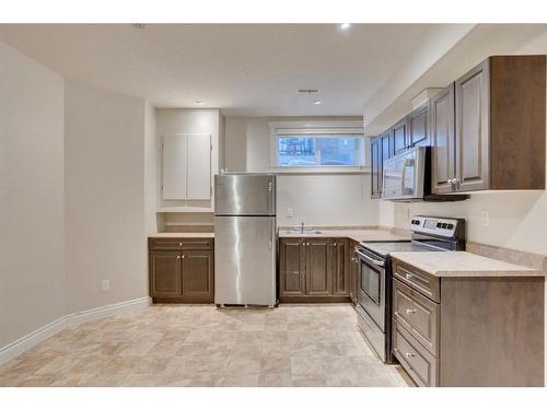 236 Coyote Crescent, Fort Mcmurray, AB - Indoor Photo Showing Kitchen