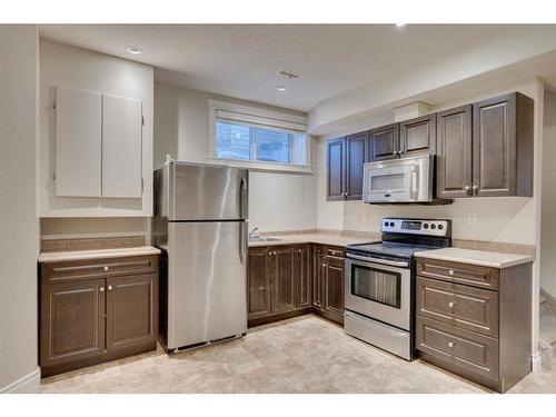 236 Coyote Crescent, Fort Mcmurray, AB - Indoor Photo Showing Kitchen