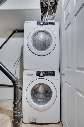 236 Coyote Crescent, Fort Mcmurray, AB - Indoor Photo Showing Laundry Room