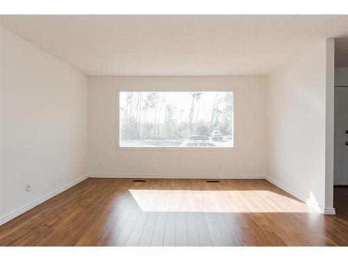 453 Signal Road, Fort Mcmurray, AB - Indoor Photo Showing Other Room