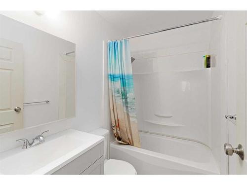 181 Parmenter Crescent, Fort Mcmurray, AB - Indoor Photo Showing Bathroom