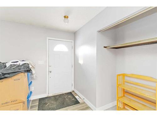 181 Parmenter Crescent, Fort Mcmurray, AB - Indoor Photo Showing Other Room