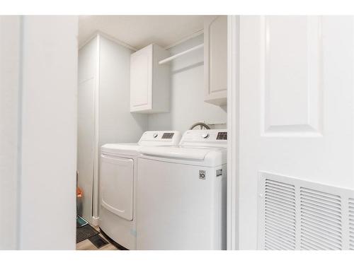 188 Caouette Crescent, Fort Mcmurray, AB - Indoor Photo Showing Laundry Room