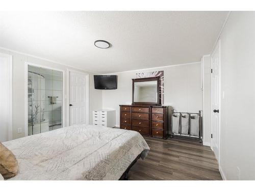 188 Caouette Crescent, Fort Mcmurray, AB - Indoor Photo Showing Bedroom